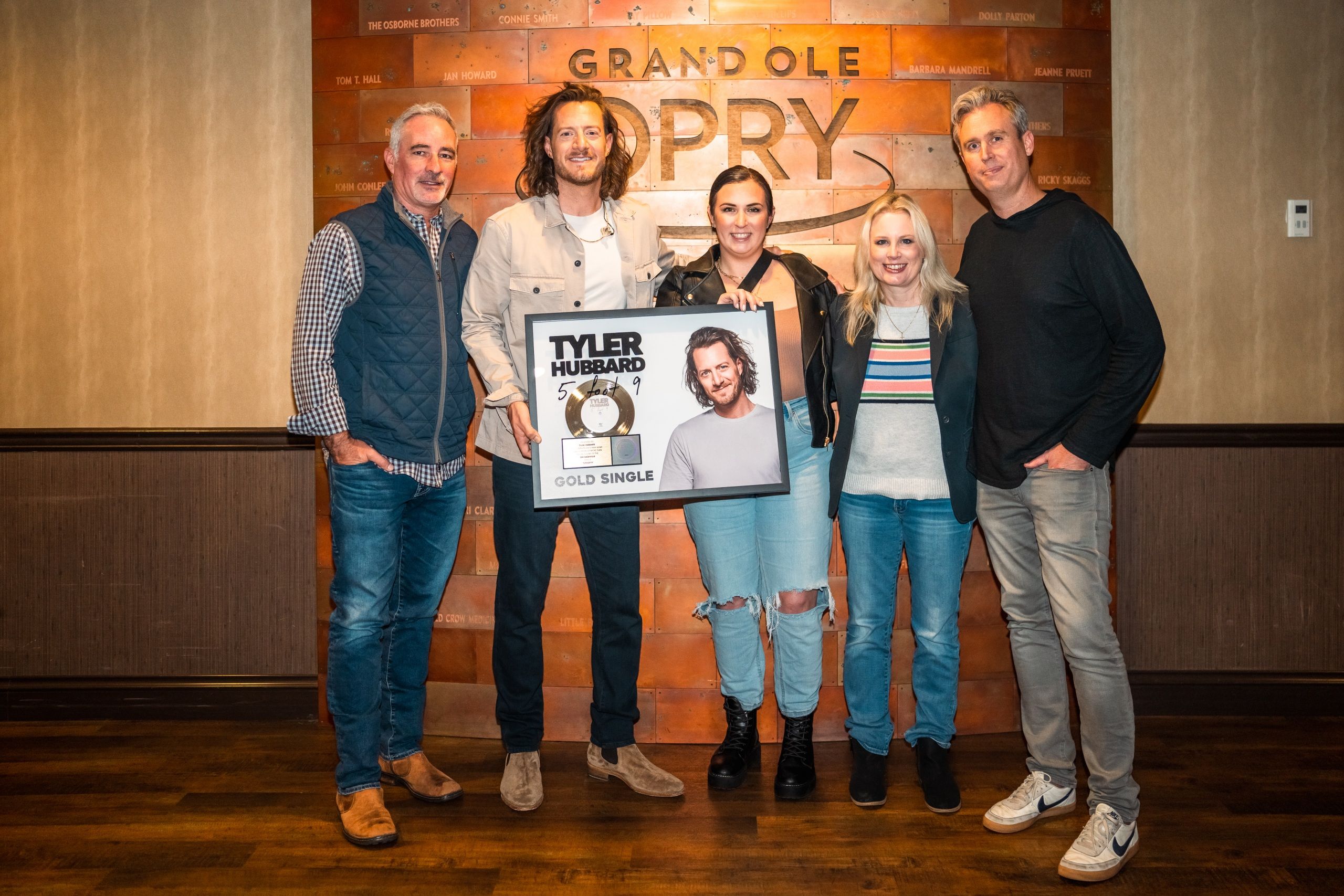 TYLER HUBBARD EARNS FIRST NO. 1 AS A SOLO ARTIST