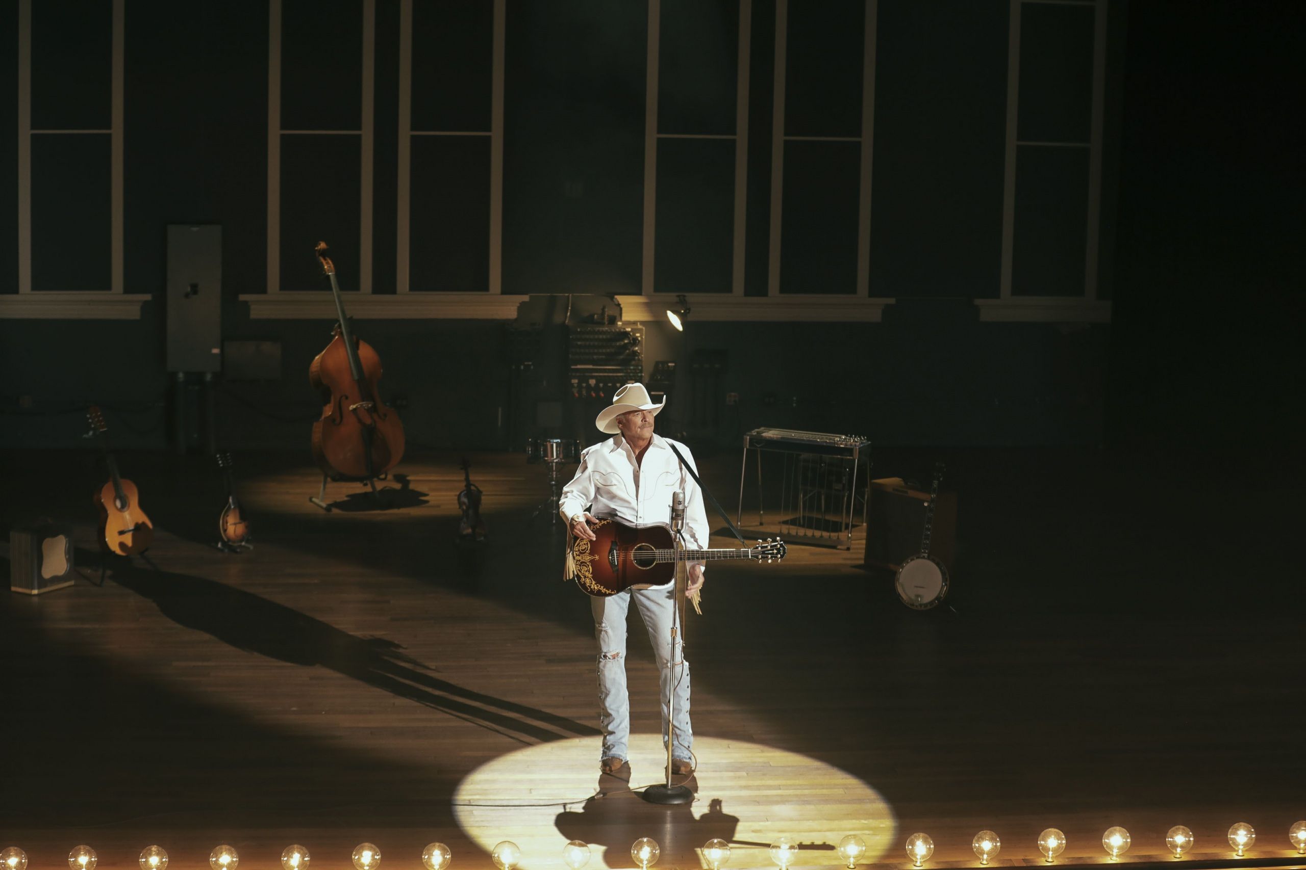 ALAN JACKSON RELEASES POWERFUL MUSIC VIDEO FOR “WHERE HAVE YOU GONE”