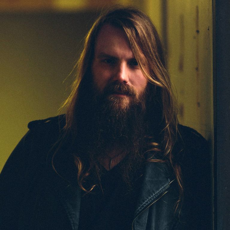 CHRIS STAPLETON RELEASES DEBUT SOLO ALBUM TRAVELLER ON MAY 5