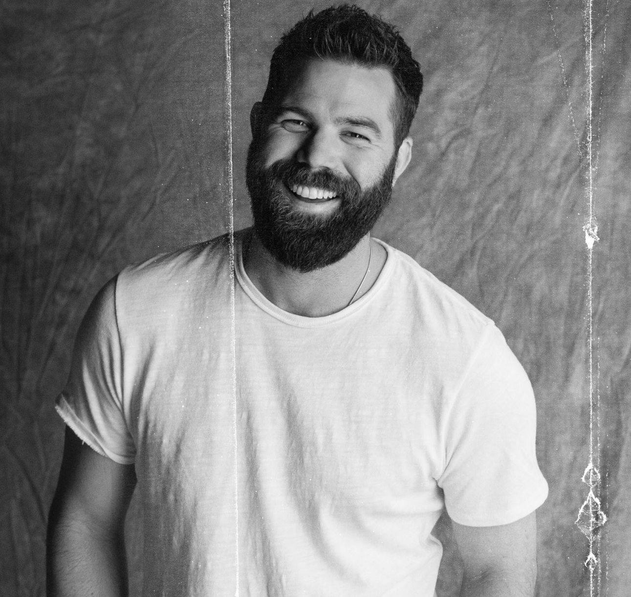 JORDAN DAVIS CELEBRATES “BUY DIRT” AND “SLOW DANCE IN A PARKING LOT”