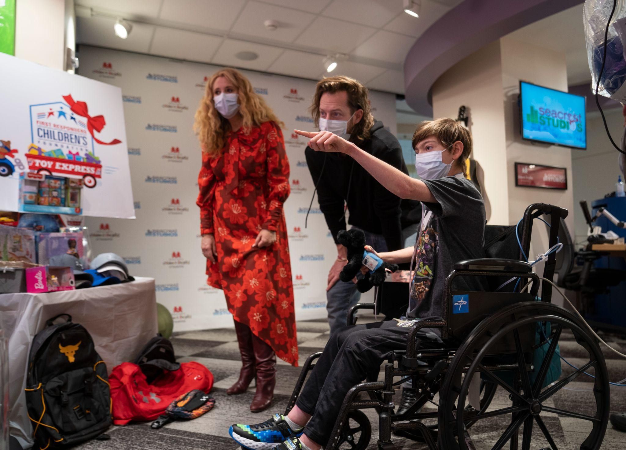 COUNTRY MUSIC STAR TYLER HUBBARD JOINS FORCES WITH  FIRST RESPONDERS CHILDREN’S FOUNDATION  TO DELIVER 2,000 TOYS TO CHILDREN AT  NASHVILLE’S MONROE CARELL JR. CHILDREN’S HOSPITAL AT VANDERBILT