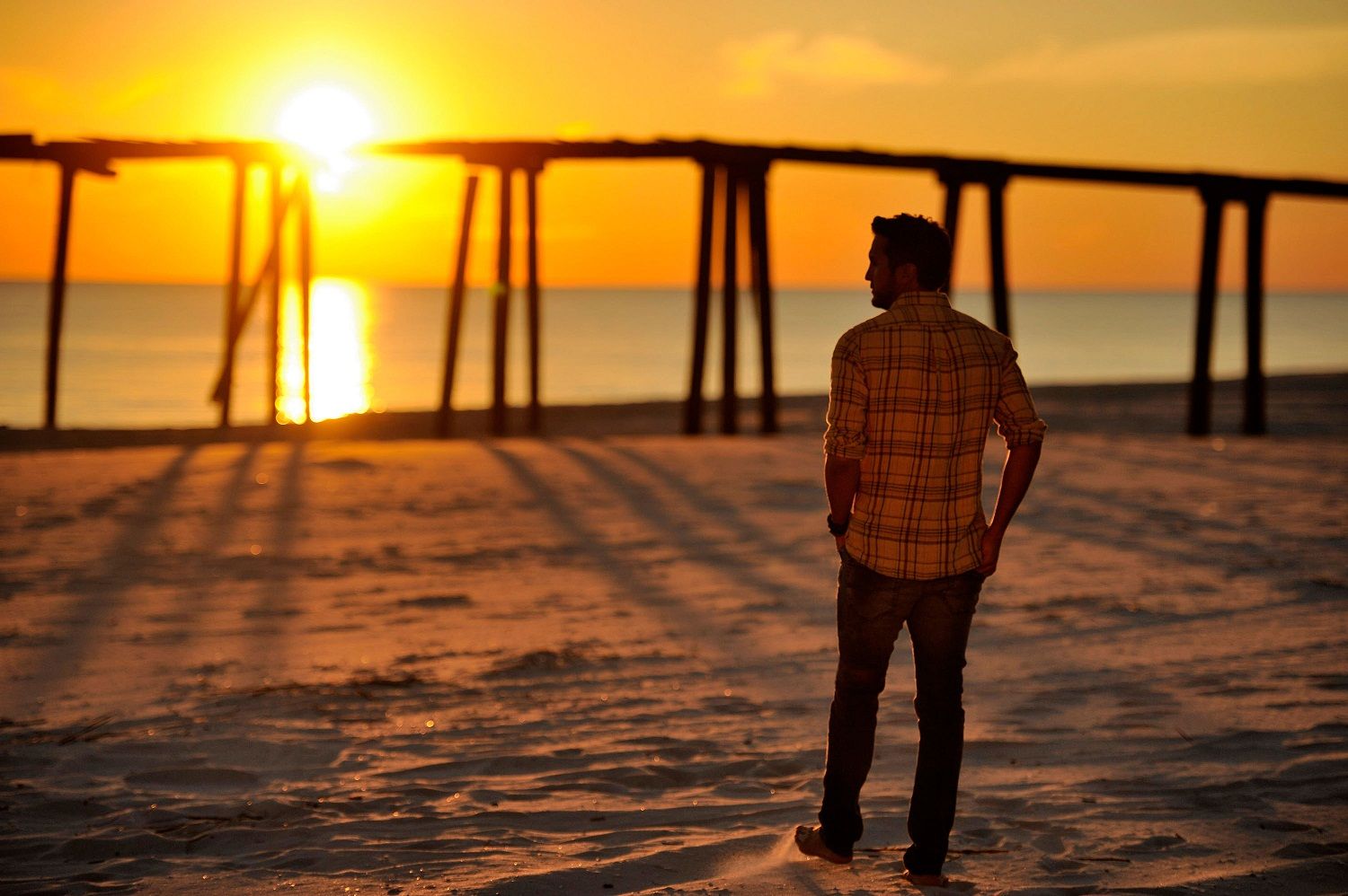 LUKE BRYAN IS FIRST COUNTRY ARTIST IN 2014 TO RELEASE THREE NO. 1 SINGLES