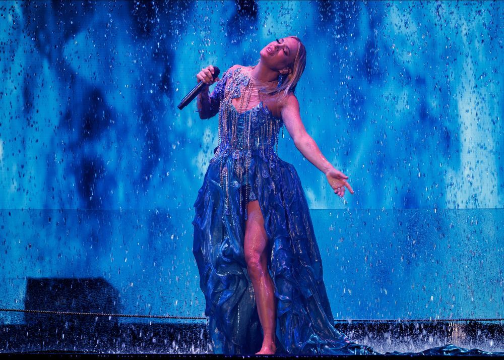 CARRIE UNDERWOOD DAZZLES AUDIENCES IN SOLD-OUT RETURN TO RESORTS WORLD THEATRE IN REFLECTION: THE LAS VEGAS RESIDENCY THIS WEEKEND, SEPT. 22 & 23