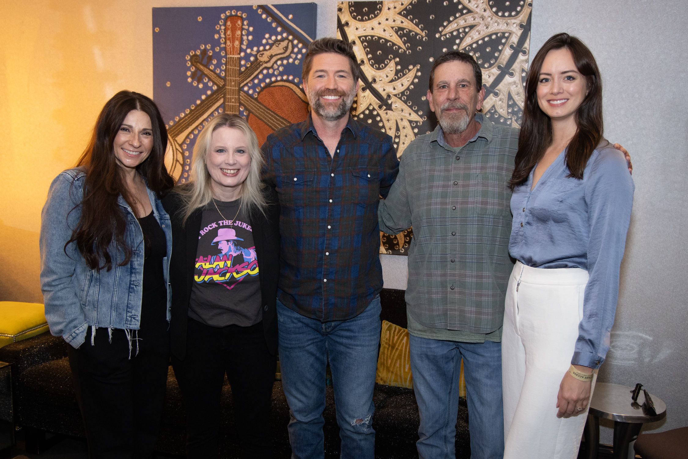 JOSH TURNER RE-UPS WITH MCA NASHVILLE EXTENDING HIS RELATIONSHIP WITH THE LABEL BEHIND TURNER’S TWO-DECADE LONG CAREER