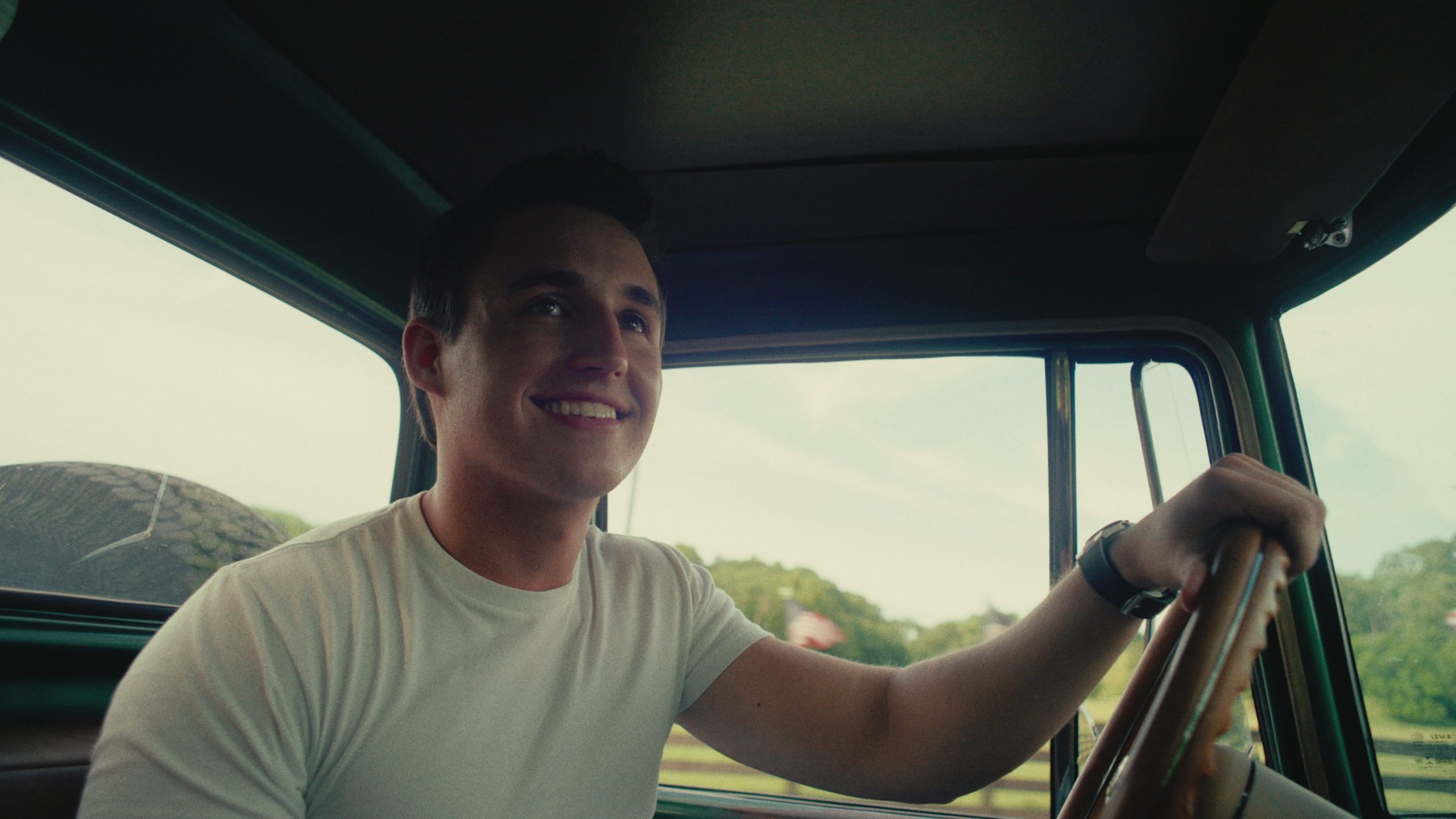 TIMOTHY WAYNE RELEASES MUSIC VIDEO FOR “GOD MADE A COUNTRY BOY”