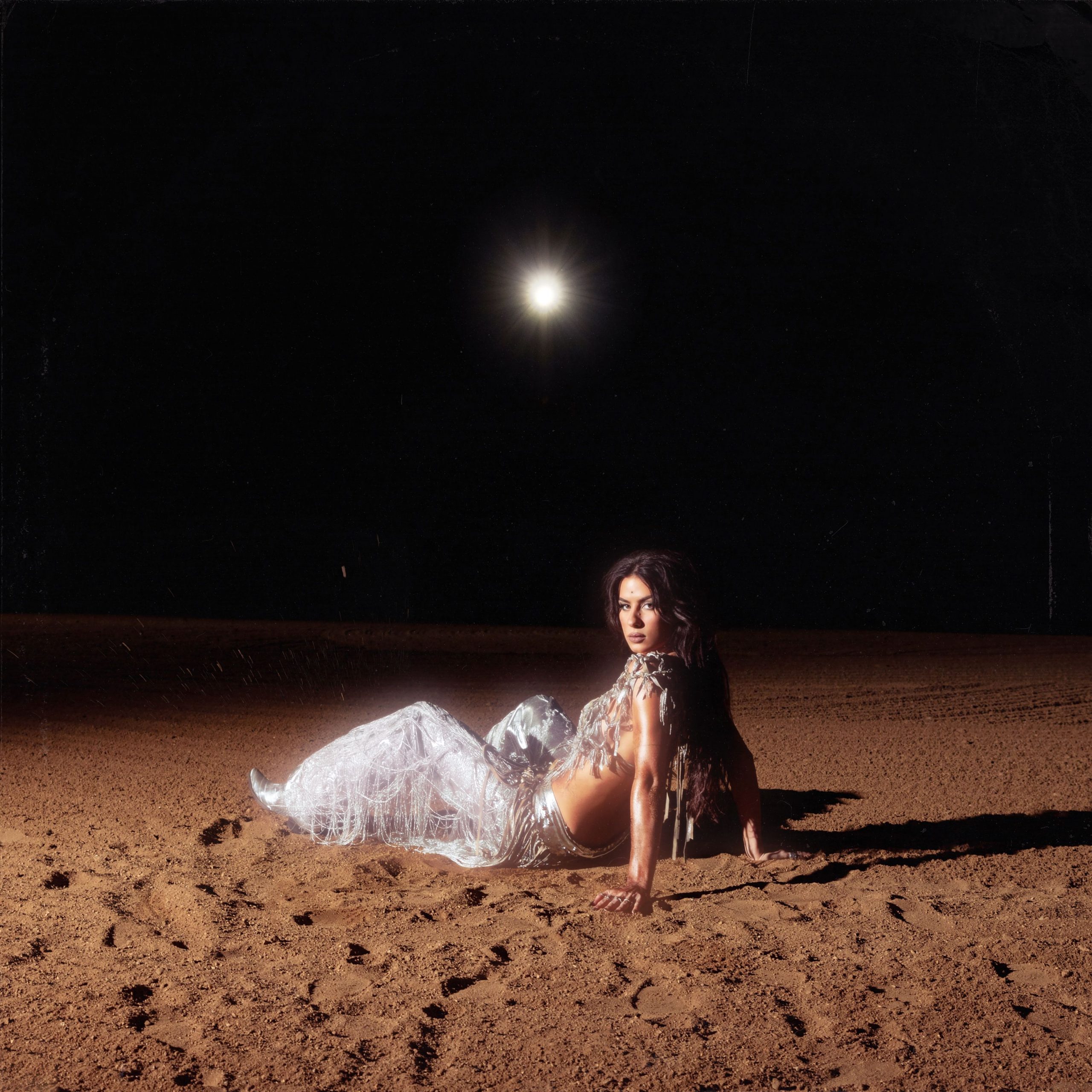 Kassi Ashton Releases Debut Album – Made From The Dirt – Out Now