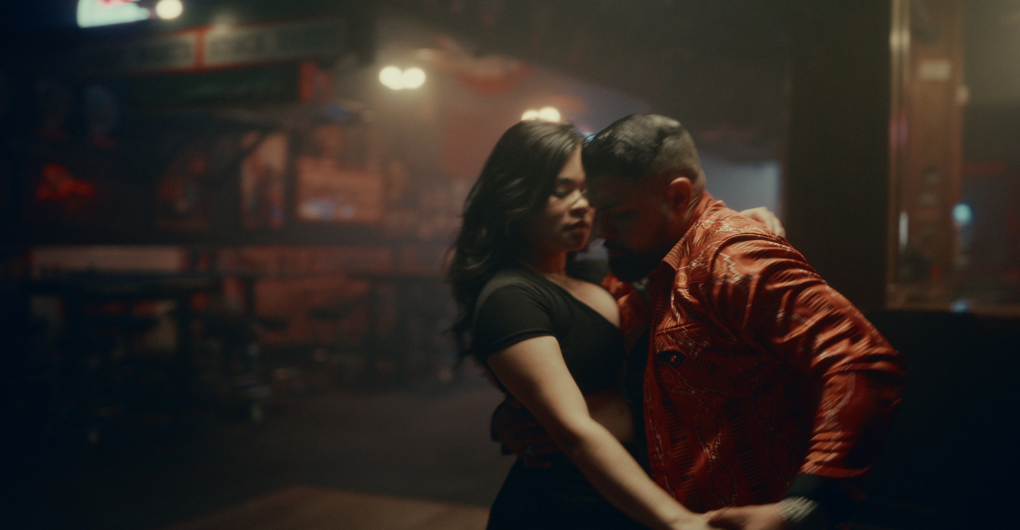 Louie TheSinger Debuts Tantalizing “Más Maria” – OUT NOW