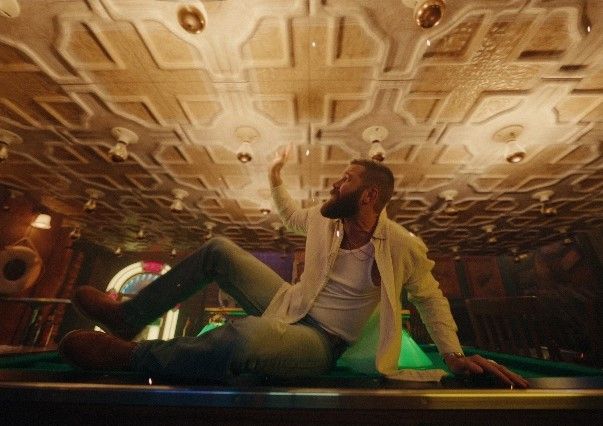 Jordan Davis Releases Official Music Video for Single “Bar None”